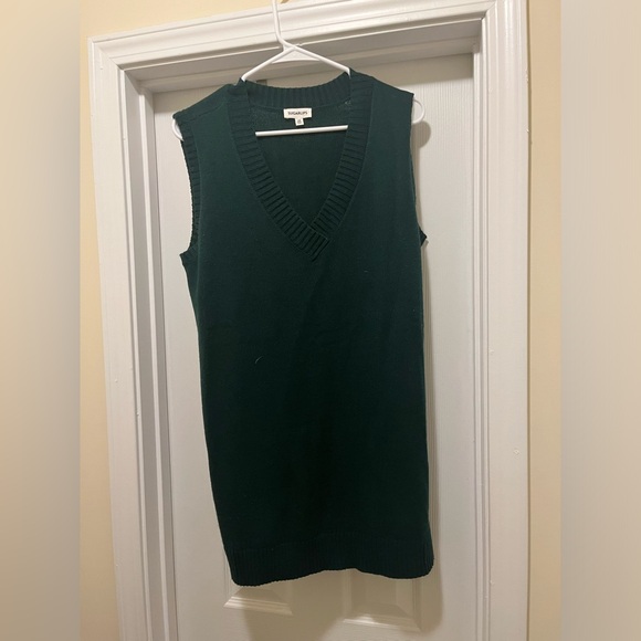 Green Sweater Vest Dress - Picture 1 of 2
